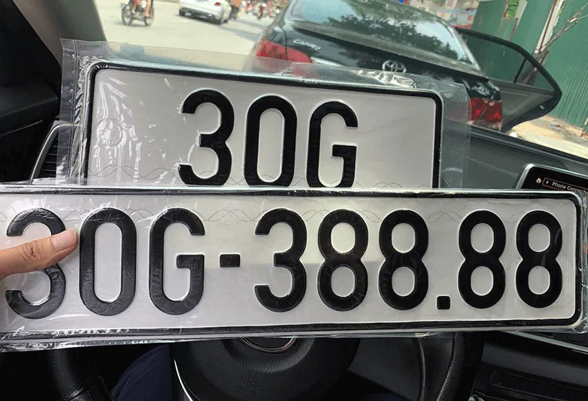 Ép biển số ô tô mica khung inox cao cấp