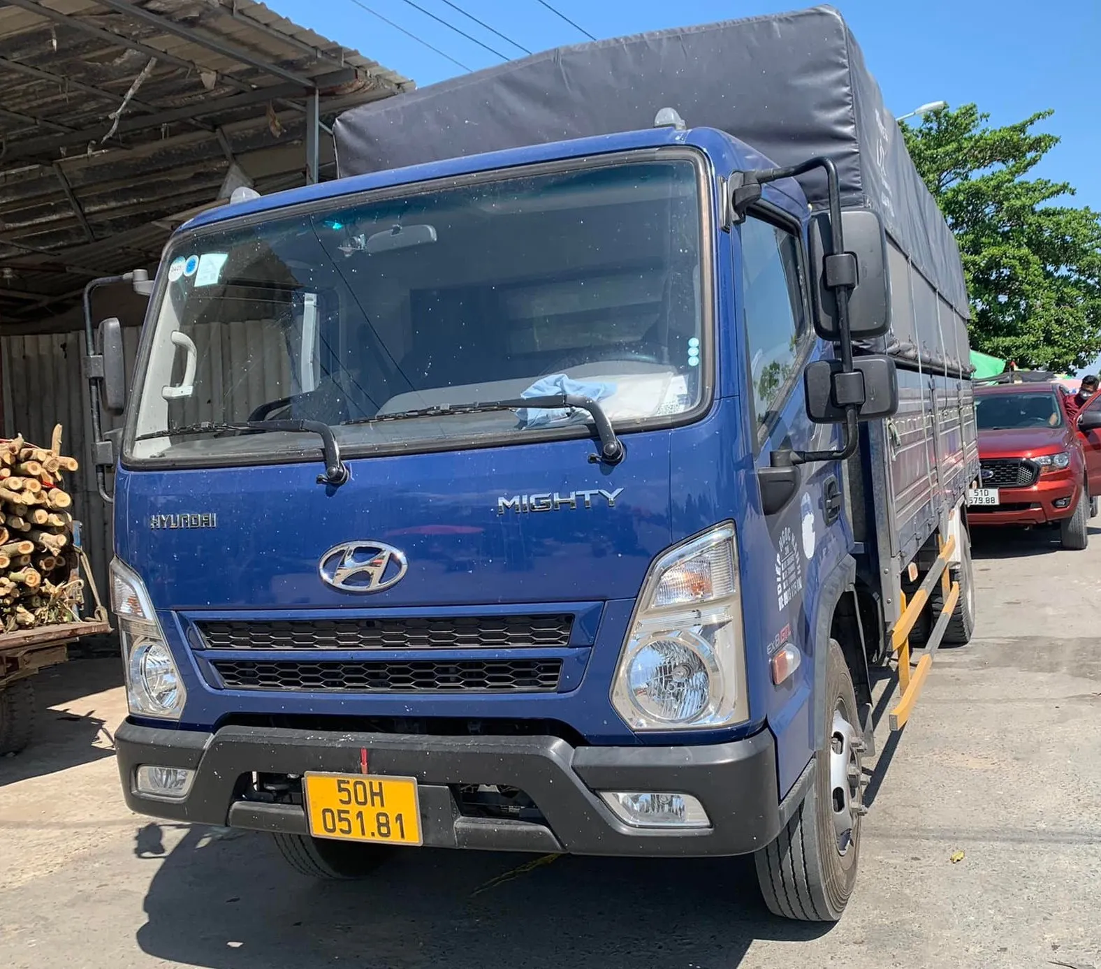 Xe tải Hyundai EX8GTL cũ, tải trọng 7 tấn, thùng dài 5m8