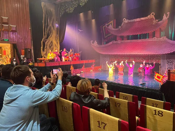 nha hat mua roi thang long