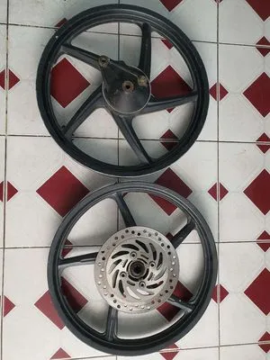 Cặp bánh mâm future led đĩa phẳng zin tháo xe. Mua bán Phụ tùng xe tại Quận Ninh Kiều Cần Thơ được đăng bởi Lê Thành Phát