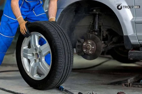 Thay đổi kích thước lốp xe ô tô, thường được gọi là độ mâm lốp