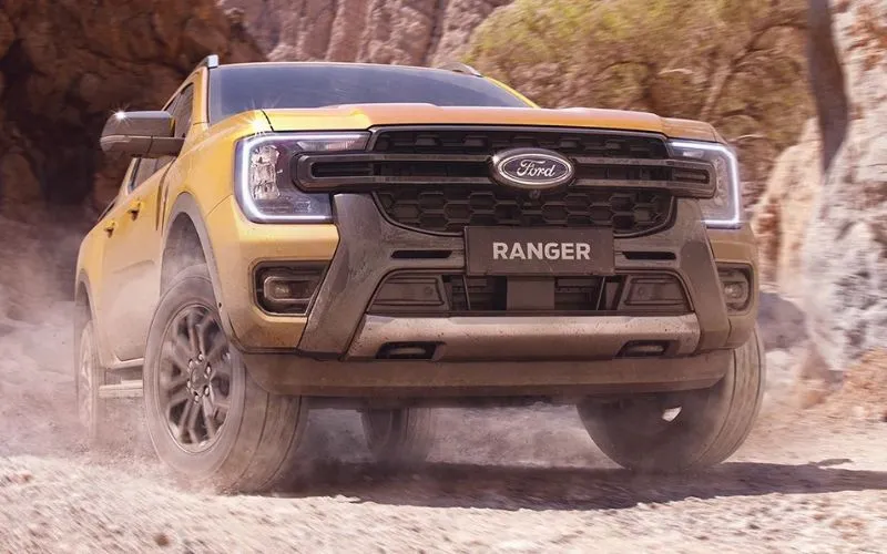 Ford Ranger cũ được đánh giá cao khi di chuyển trên địa hình phức tạp