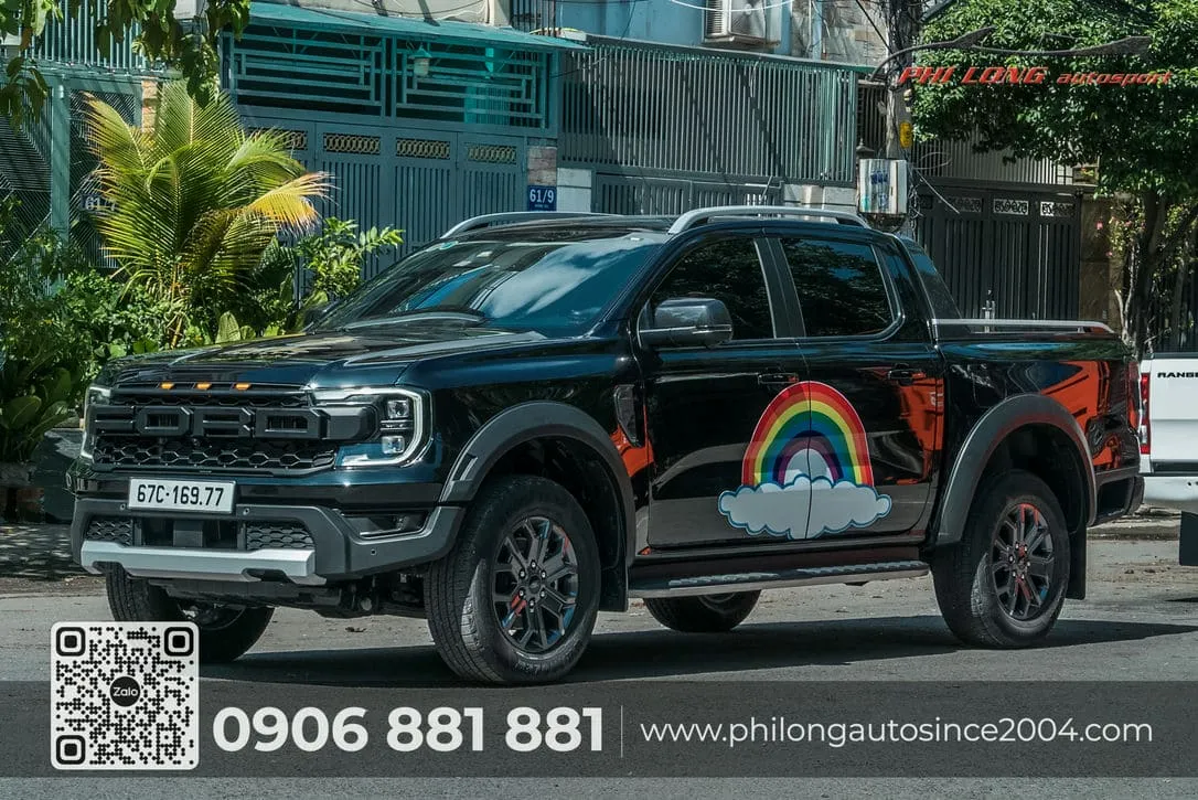 Tổng thể chiếc Ford Ranger đã được lắp thêm mặt calang độ