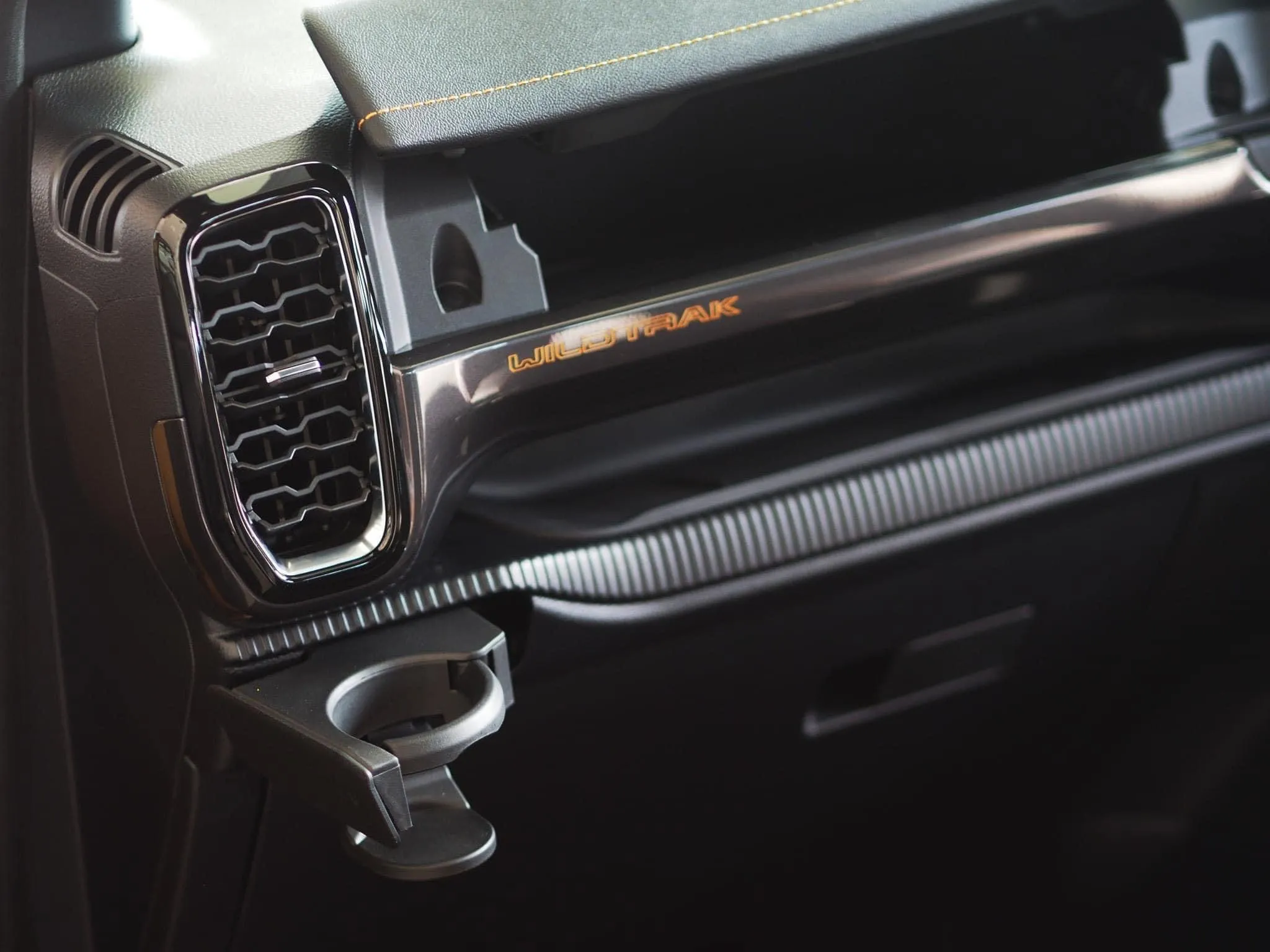 Hình ảnh ghế lái xe bán tải Ford Ranger Wildtrak 4x4 2023