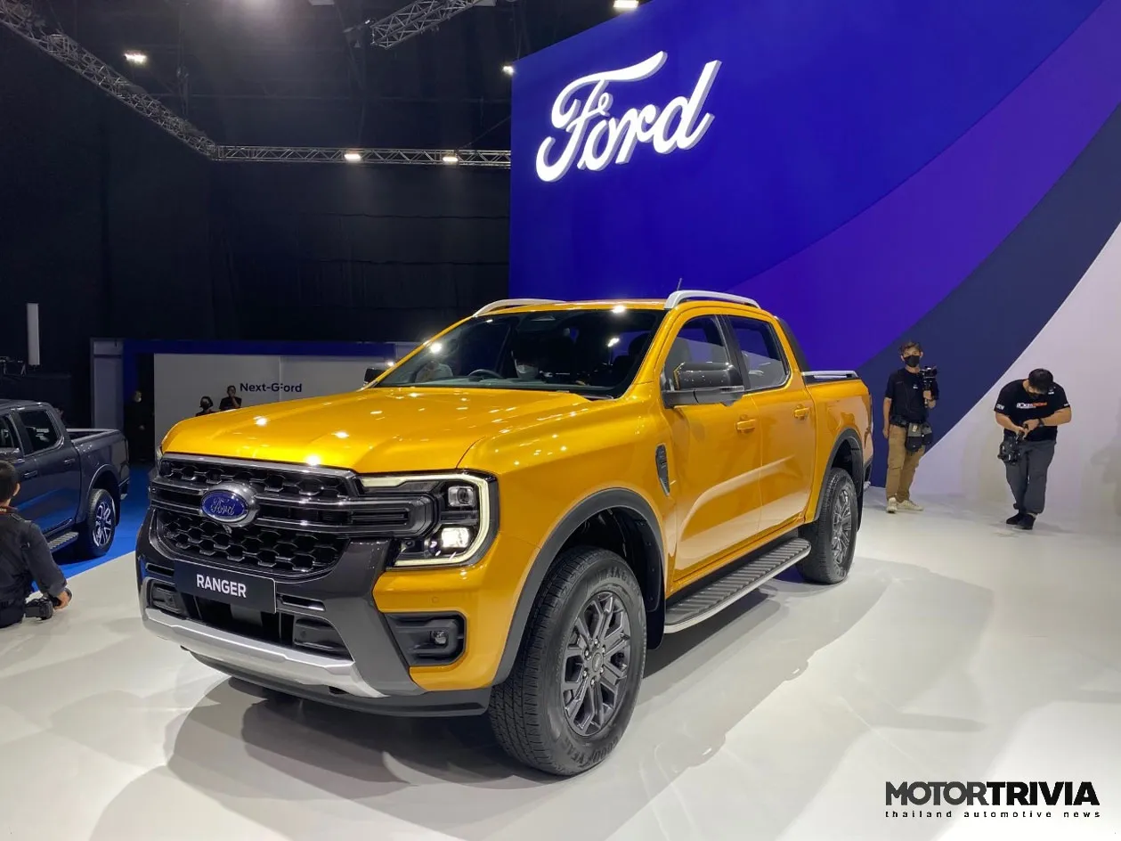 Hình ảnh xe bán tải Ford Ranger Wildtrak 4x4 2023 màu cam