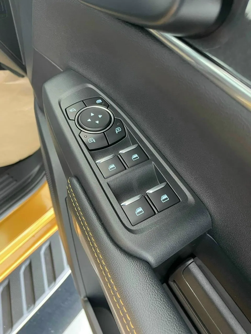 Hình ảnh chi tiết xe bán tải Ford Ranger Wildtrak 4x4 2023