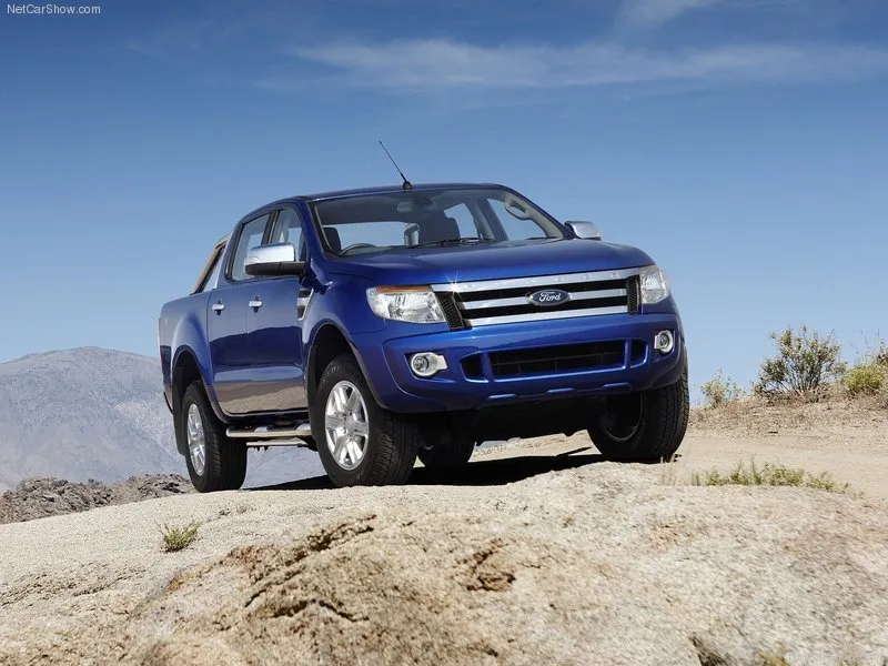 Mẫu Ford Ranger đời 2012 với ngoại hình mạnh mẽ và trẻ trung hơn so với các đối thủ cùng phân khúc