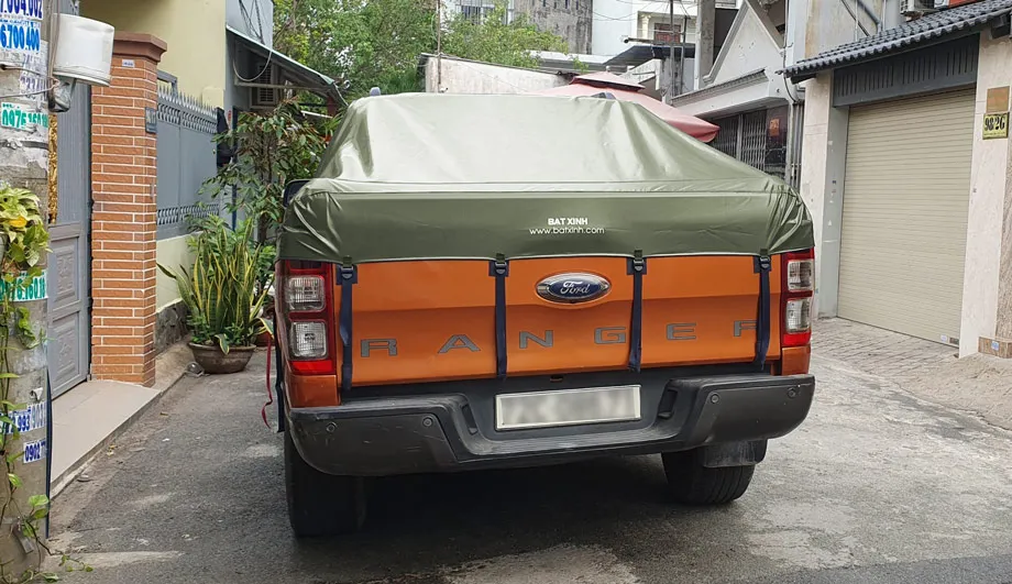 Bạt phủ xe bán tải loại cao cấp màu rêu, lắp trên Ford Ranger đời mới