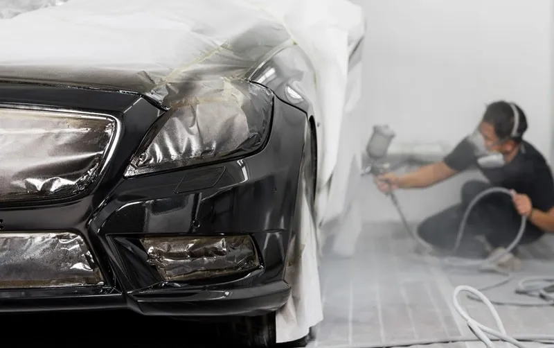 Garage sơn quây xe ô tô cần có trang thiết bị hiện đại