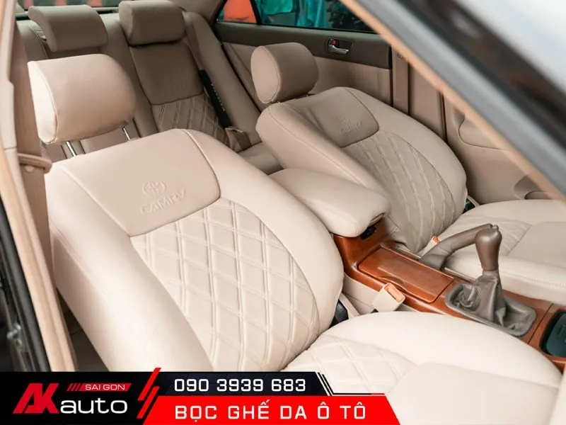 bọc ghế da ô tô màu kem trắng nội thất hiện đại đẹp
