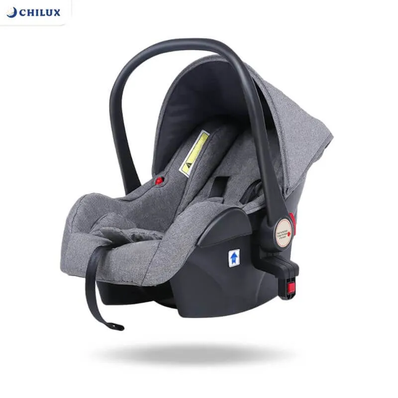 Ghế ô tô Chilux có quai xách giúp bố mẹ dễ dàng di chuyển và tháo lắp