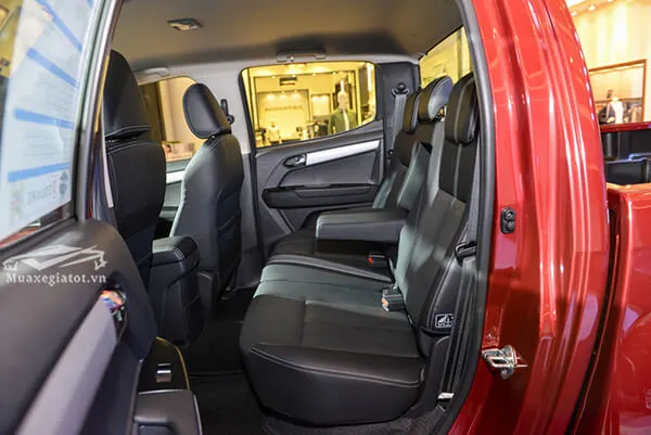 Hàng ghế sau gập được của Isuzu D-Max 2020