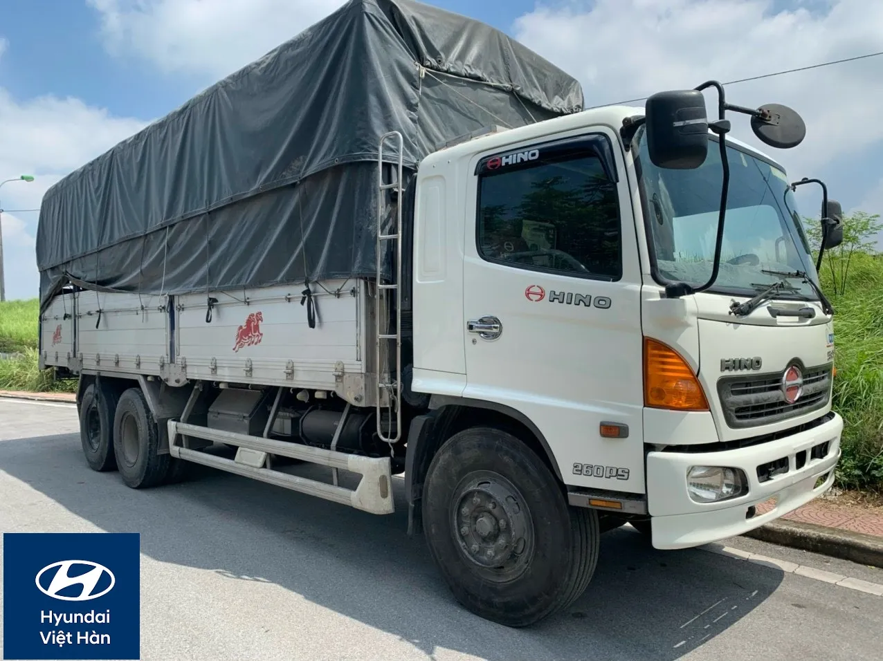 Kiểm tra khung gầm và hệ thống truyền động xe bán tải 4x4 cũ