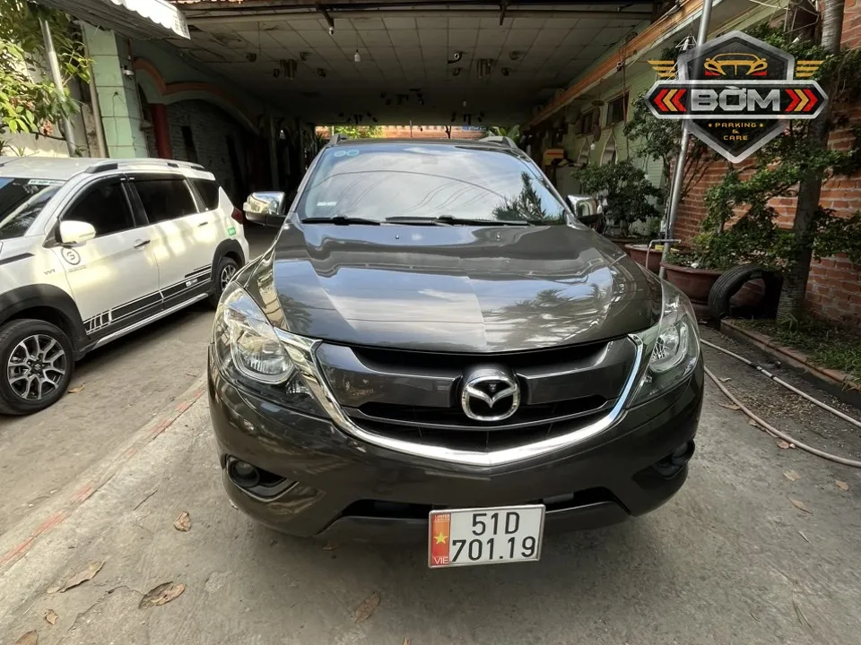 Chi tiết ngoại hình xe Mazda BT-50 all-new tại Bờm Parking&Care cho thuê tự lái hcm
