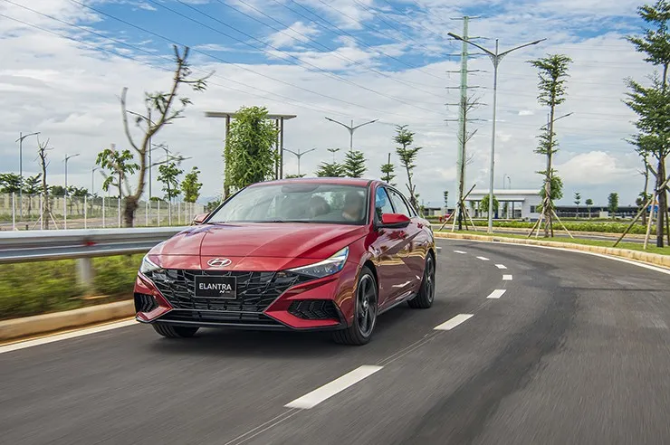 Hệ thống an toàn chủ động và bị động trên Hyundai Elantra 2024