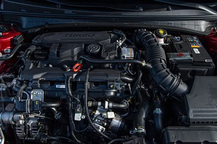Khoang động cơ Hyundai Elantra 2024 với 3 tùy chọn từ 1.6L MPI đến 1.6L T-GDi Turbo