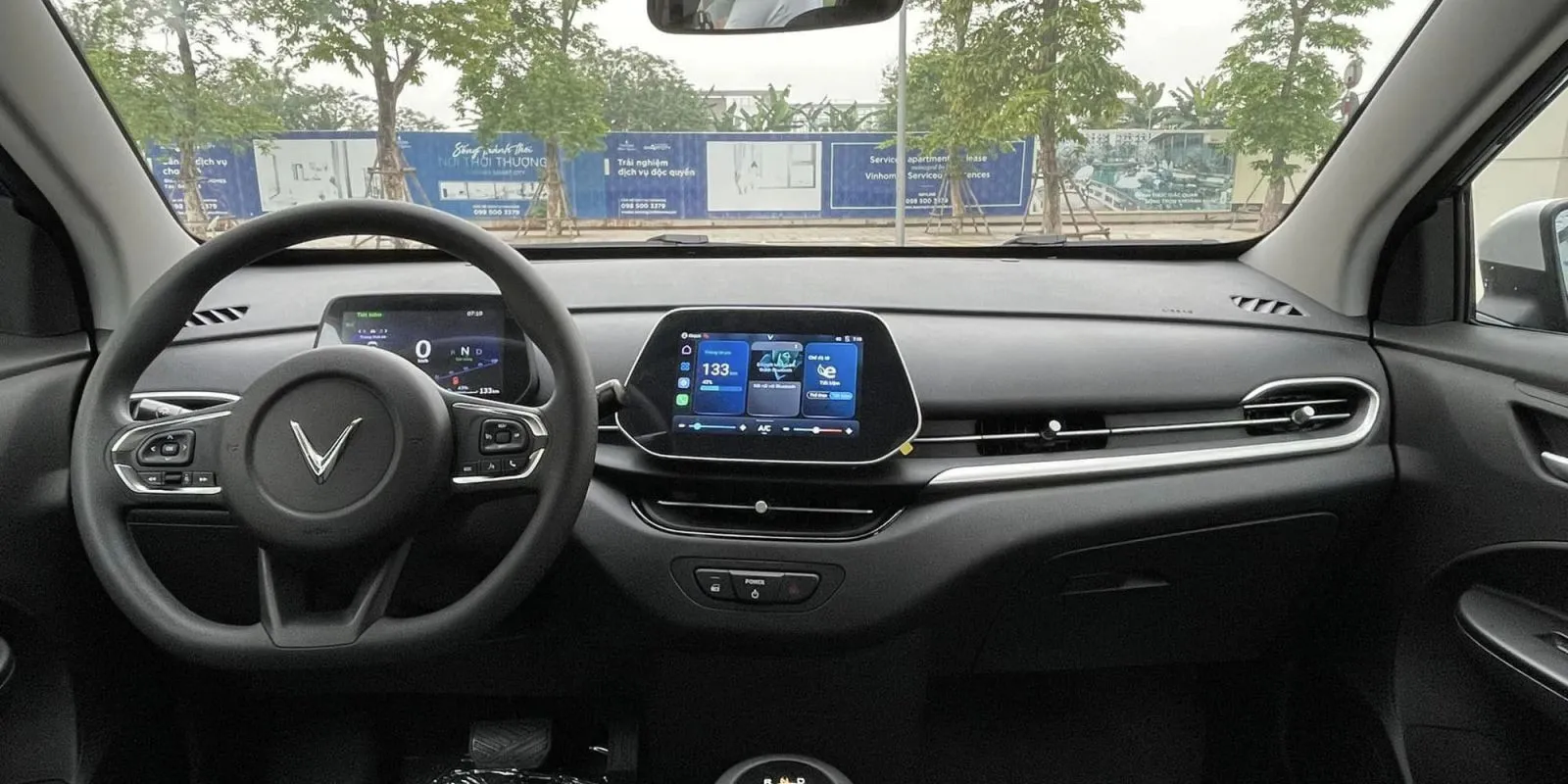 Màn hình giải trí trung tâm 8 inch sắc nét trên xe VF5