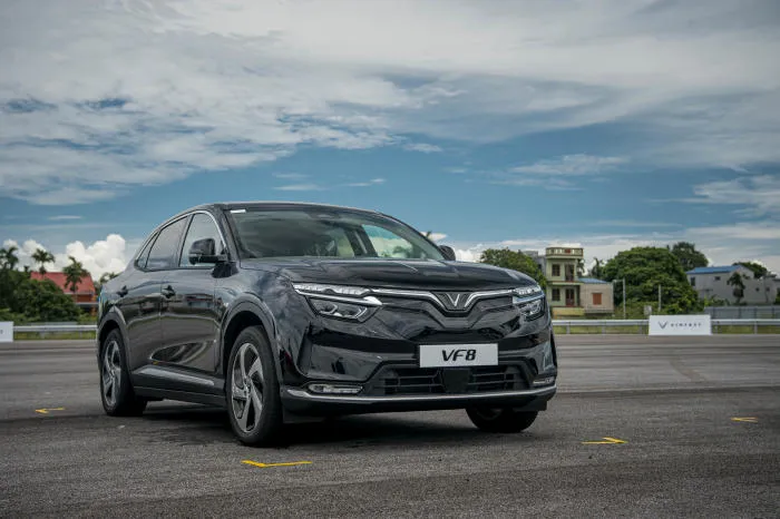 giá xe vinfast vf8 mới nhất