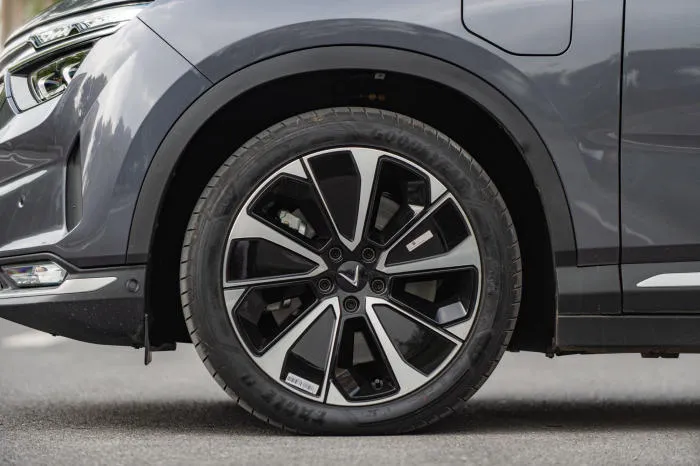 Bộ mâm hợp kim 20 inch trên phiên bản Plus