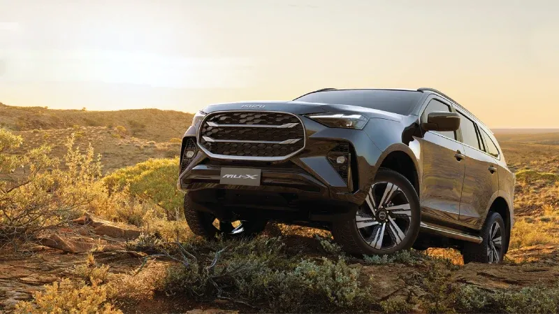Hình ảnh SUV 7 chỗ ISUZU mu-X 2025 mới nhất, đại diện cho phân khúc xe du lịch