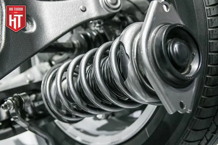 phục hồi giảm xóc xe ô tô