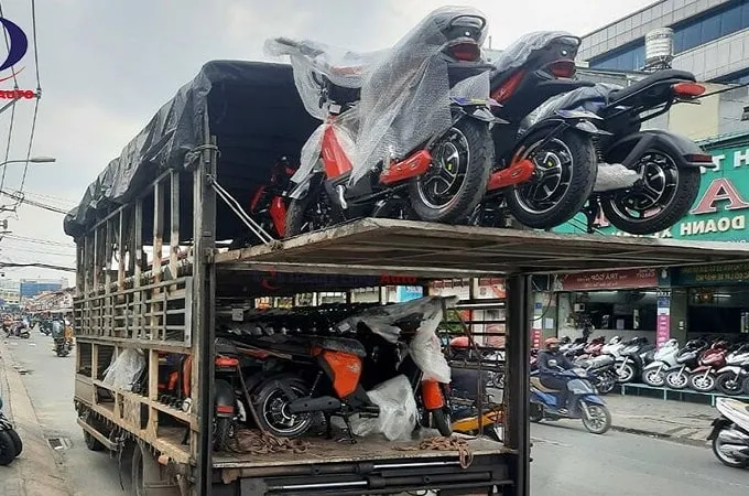 Gửi xe máy an toàn bằng xe tải chuyên dụng tránh trầy xước từ Hà Nội đi Pleiku