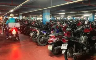 Khu vực gửi xe máy trong sân bay Nội Bài