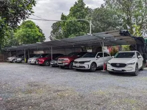 Bãi gửi xe ô tô gần sân bay Nội Bài