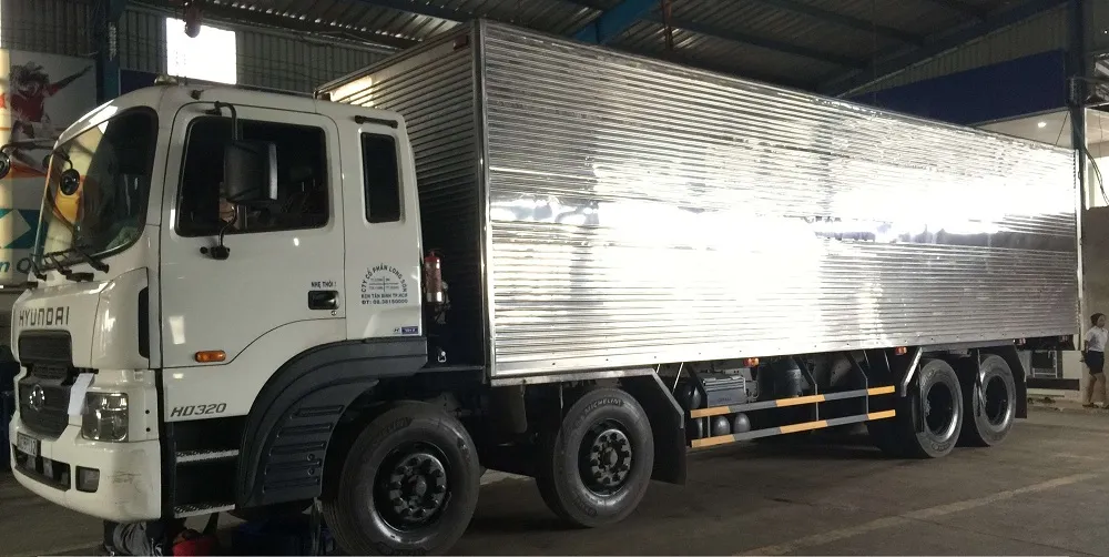 Xe tải Hyundai HD320 thùng kín Inox 3 cạnh cửa