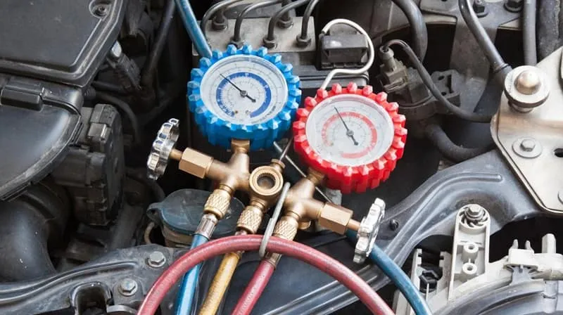 Dấu hiệu nhận biết khi xe bị hết ga lạnh và cách kiểm tra ga điều hòa ô tô đơn giản