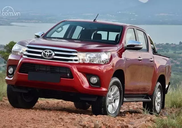 Ngoáº¡i hÃ¬nh Toyota Hilux cÅ© Ä‘á»i 2018.