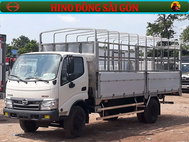 Xe Hino 3T5 thùng mui bạt bửng nhôm