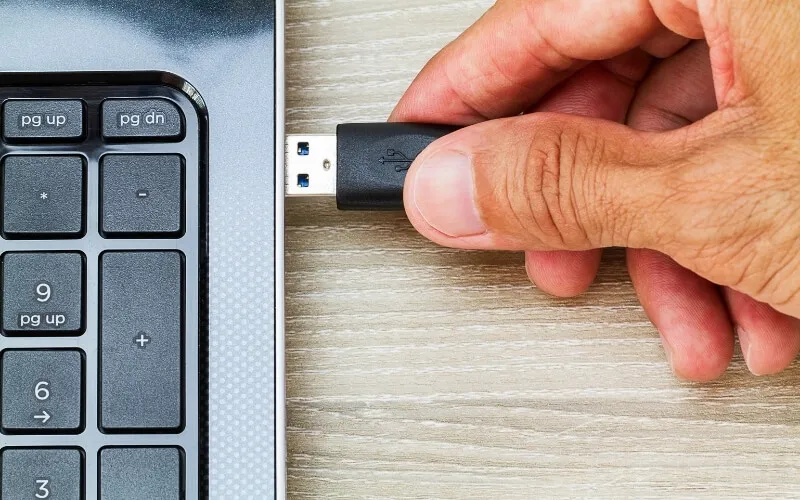 Kết nối USB để lưu file nhạc