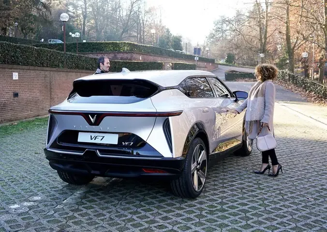 Hình ảnh hài hước về xe ô tô: Cười bể bụng với những khoảnh khắc có một không hai