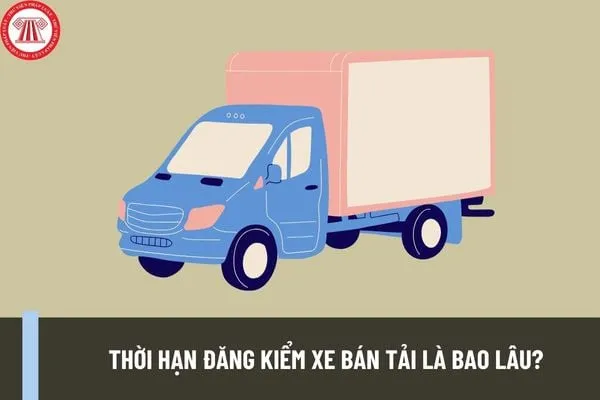 Hình ảnh xe bán tải đang được kiểm định tại trung tâm đăng kiểm