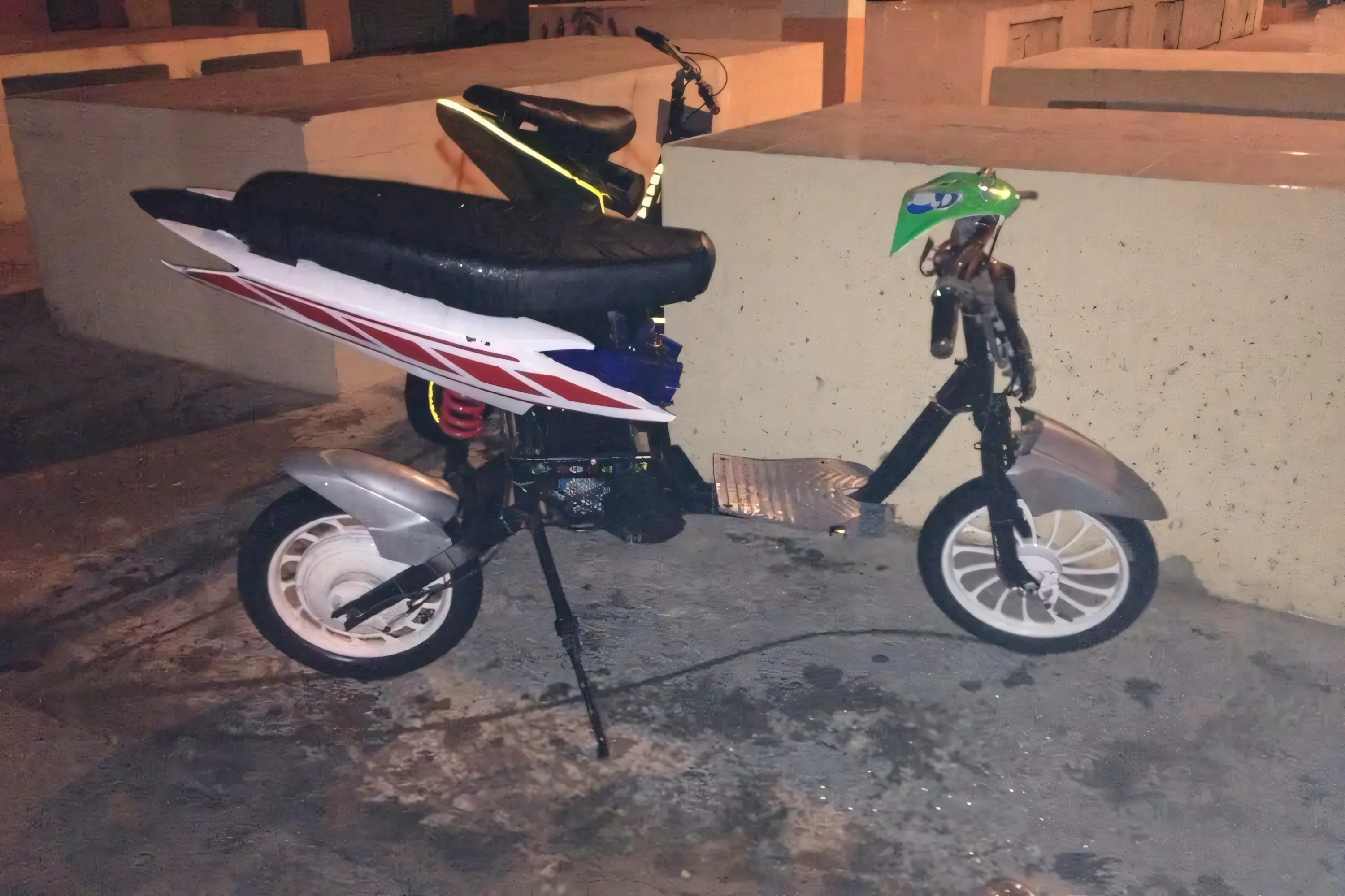 hinh-nen-xe-dien-do-chat-choi-10