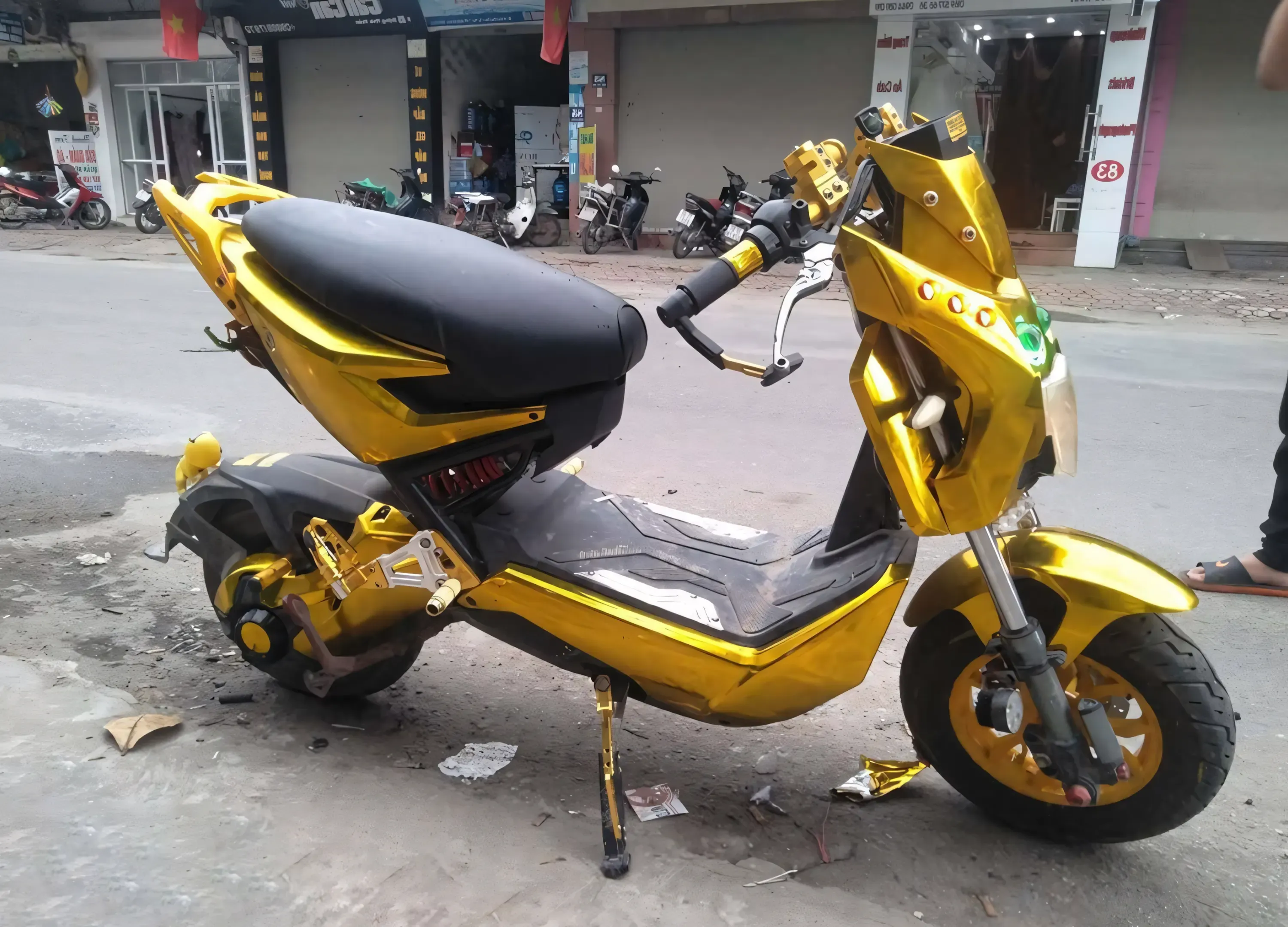 hinh-nen-xe-dien-do-chat-choi-6