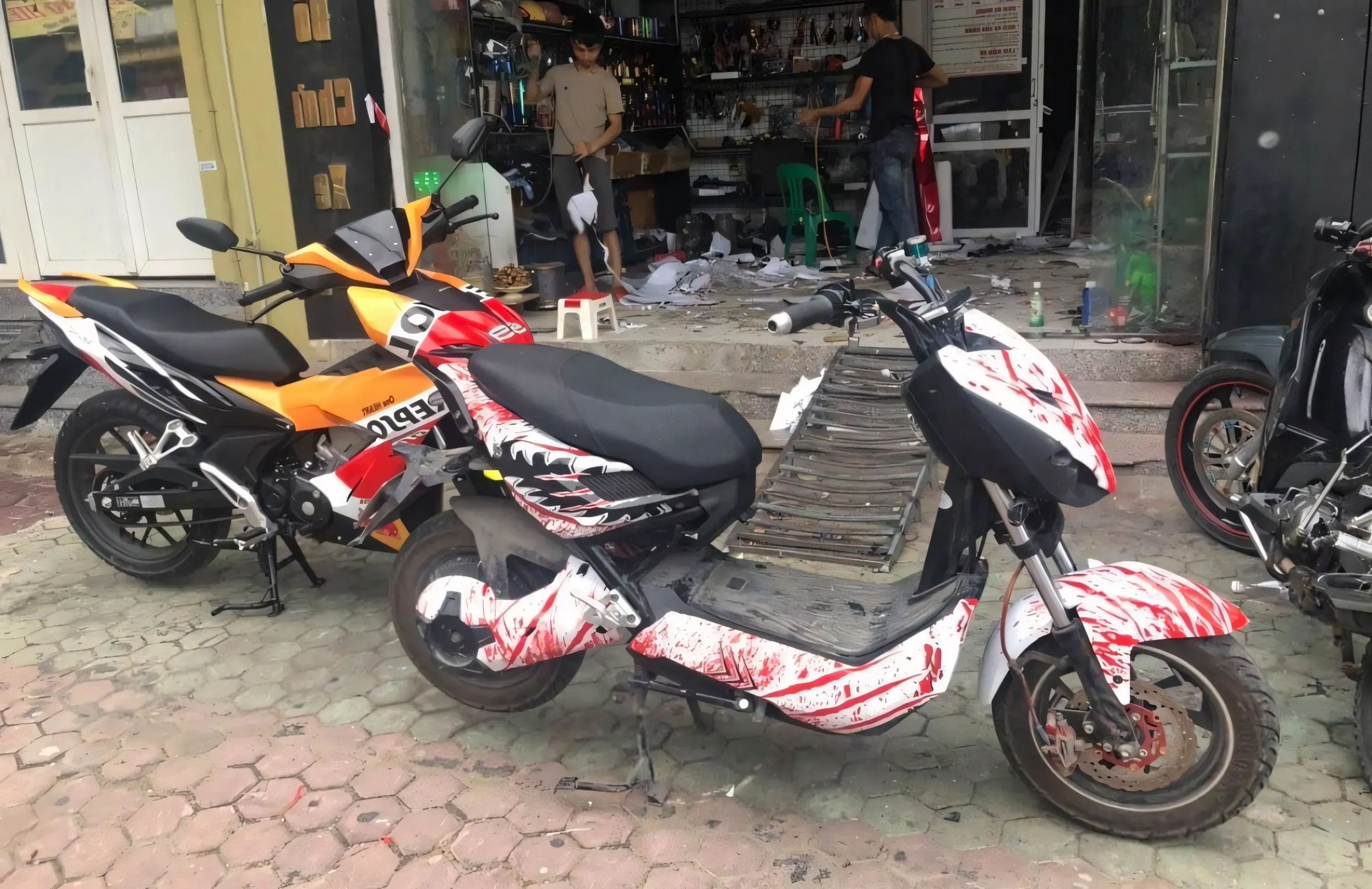 hinh-nen-xe-dien-do-chat-choi-8