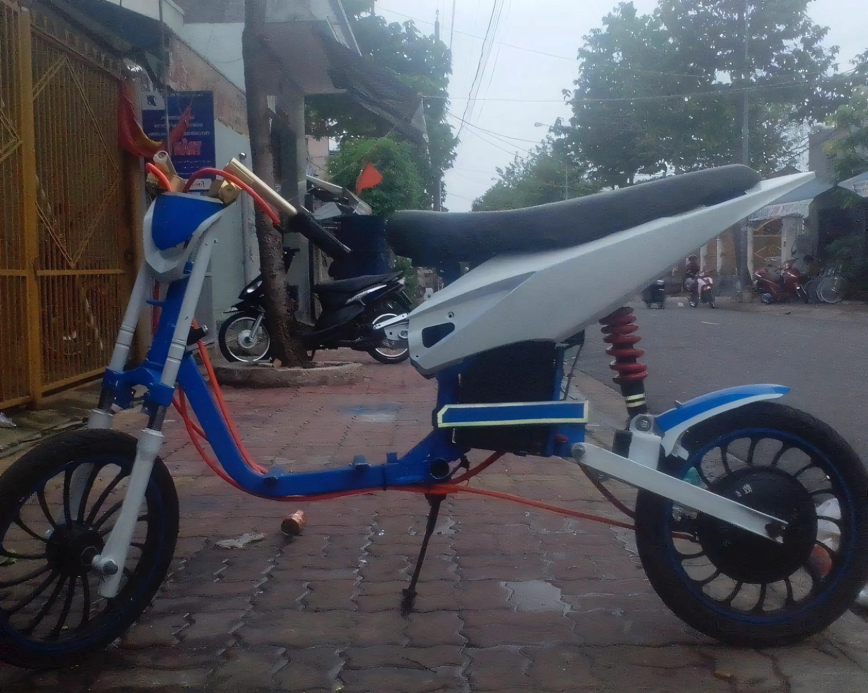 hinh-nen-xe-dien-do-chat-choi-9