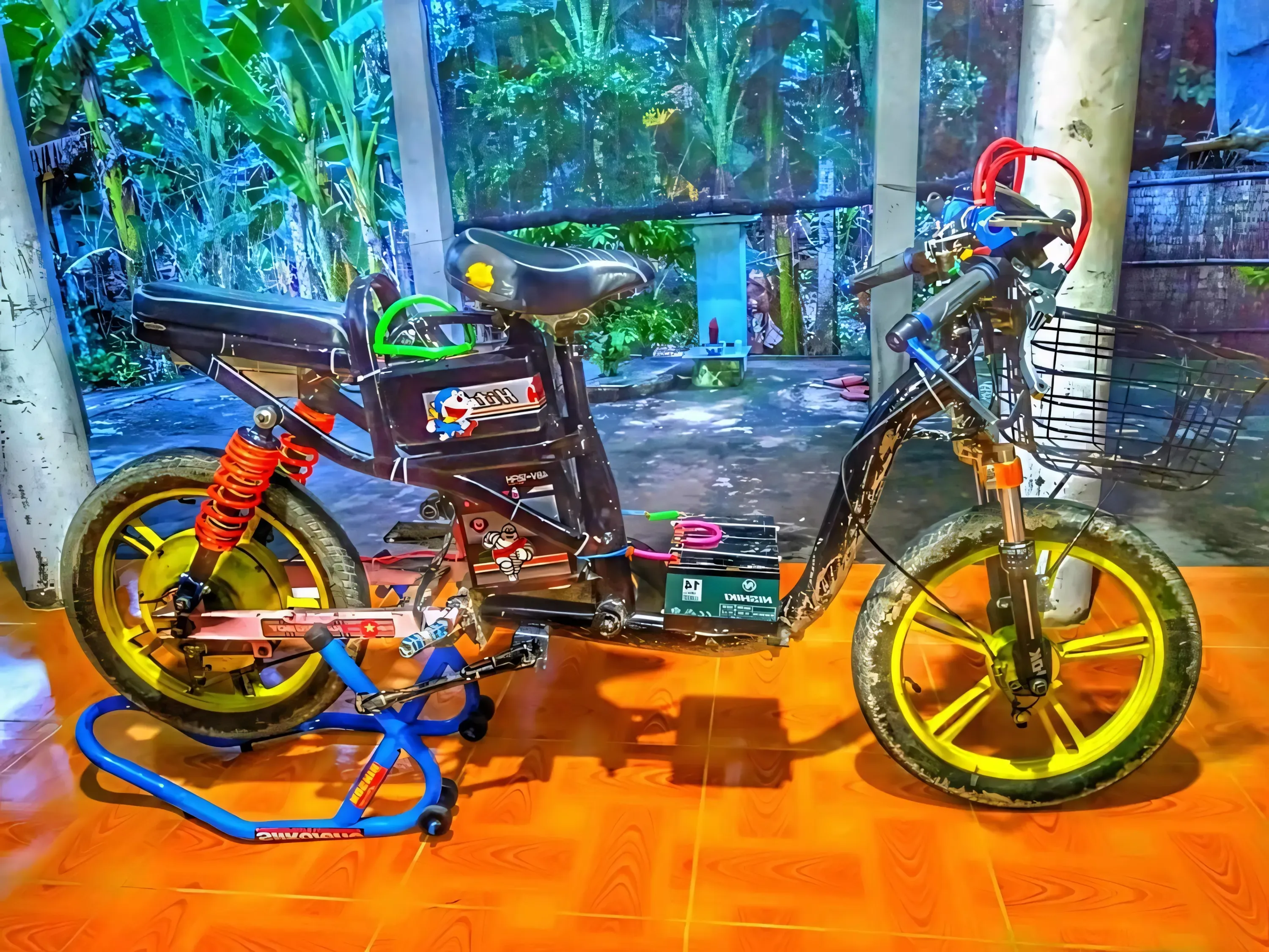 hinh-nen-xe-dien-do-dep-4k-1