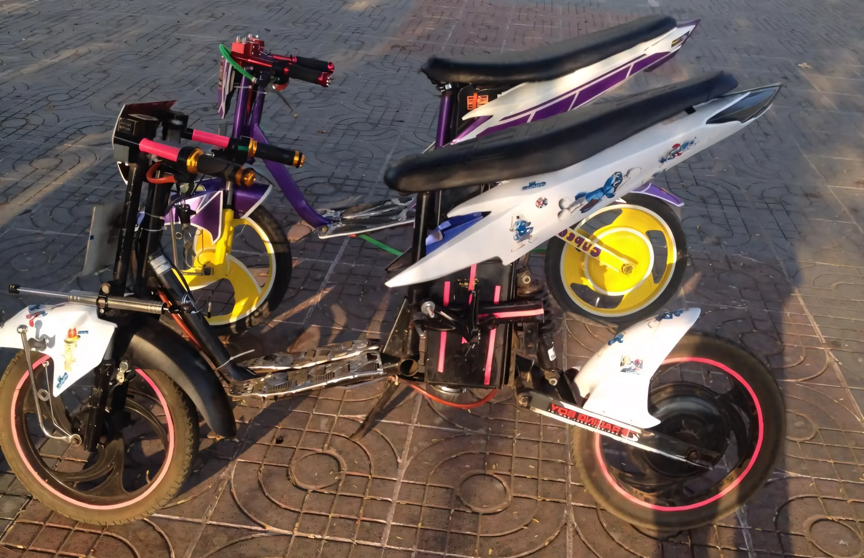 hinh-nen-xe-dien-do-dep-4k-9