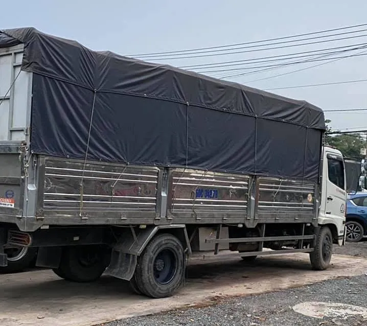 Xe tải Hino FC 6.2 tấn đời 2014 thùng inox
