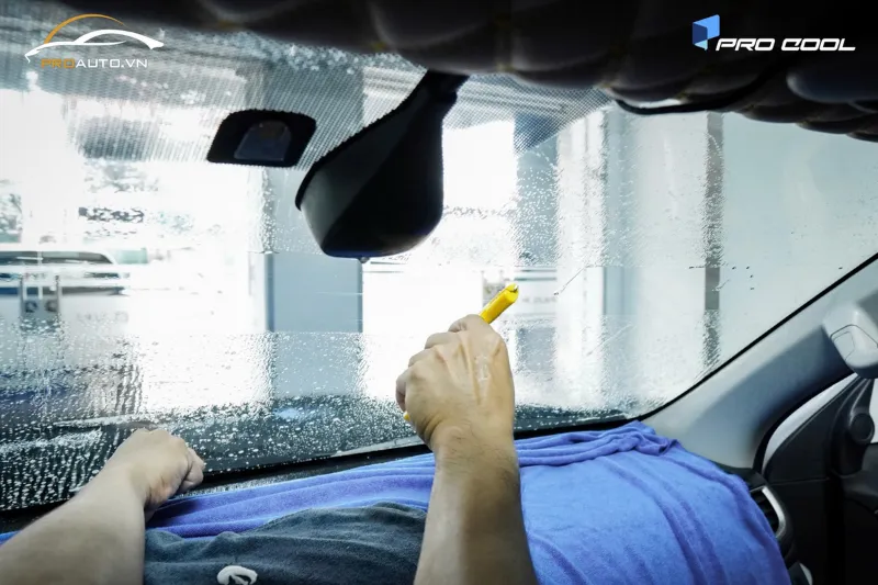 Hỗ trợ an toàn khi lái xe nhờ dán film cách nhiệt ô tô