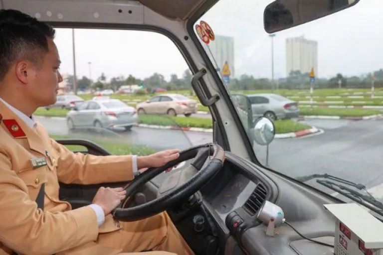 Hoạt động sát hạch, cấp đổi giấy phép lái xe hiện này đã chuyển giao cho Bộ Công An quản lý