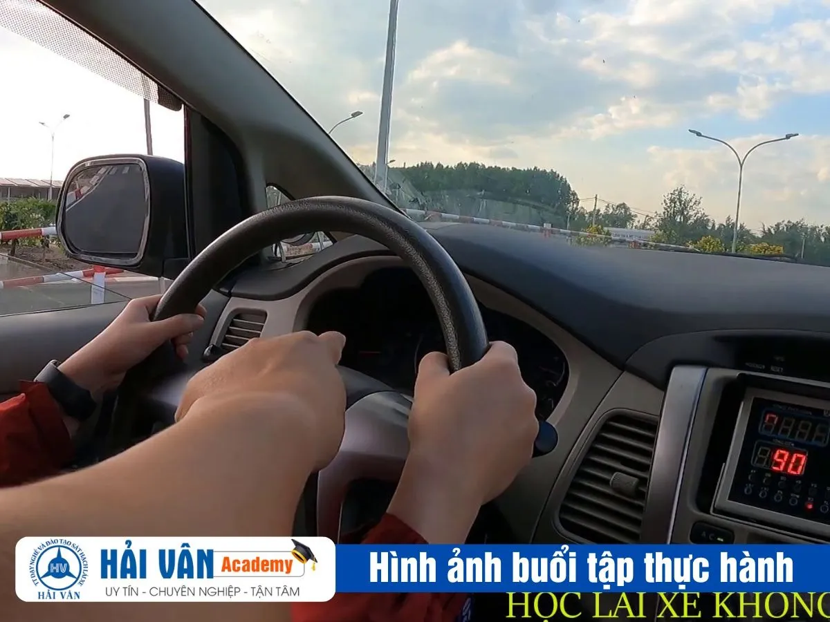 Huấn luyện thực hành lái xe ô tô sát với thực tế tại Đà Nẵng