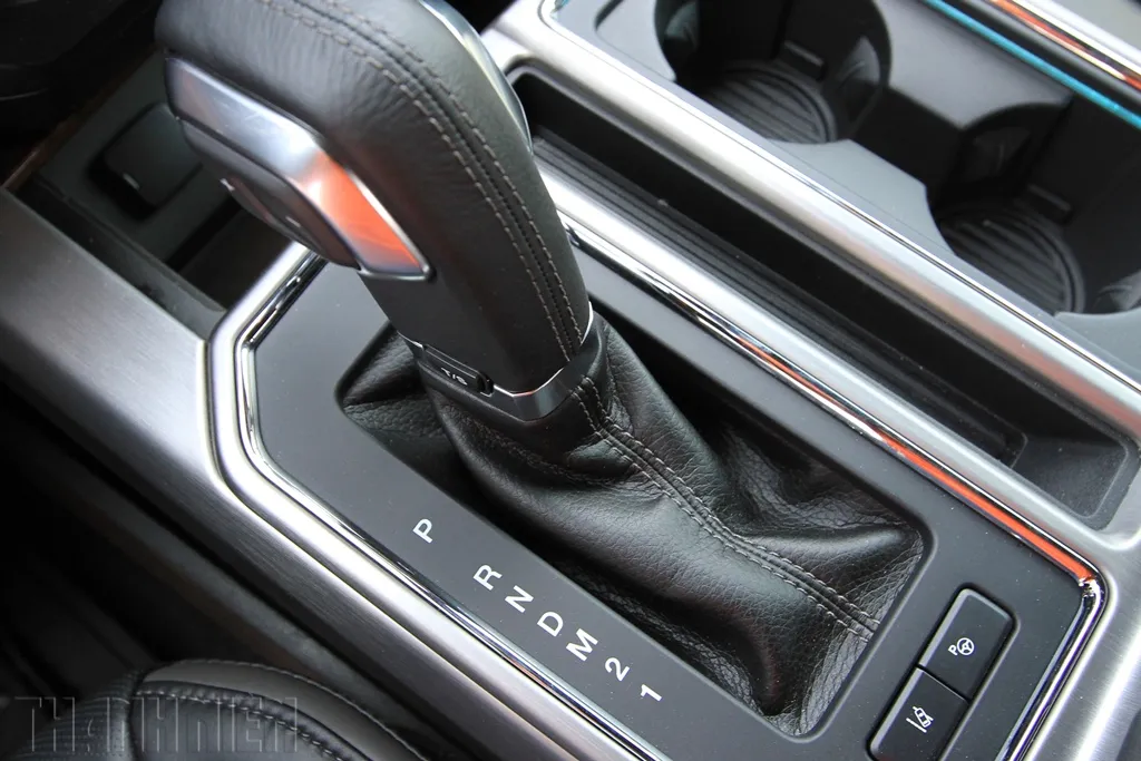 Ký hiệu trên cần số tự động giúp người học lái xe ô tô số tự động dễ dàng điều khiển xe