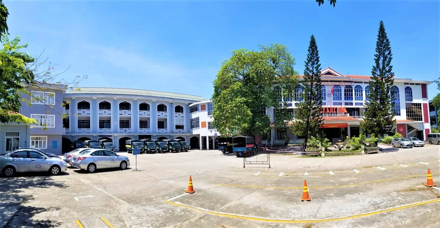 Sân sát hạch rộng lớn của Trung Tâm Đào Tạo Lái Xe Trường Cao Đẳng Giao Thông Huế