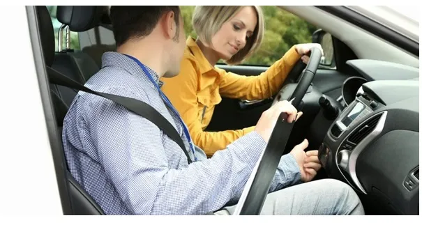các bước học lái xe ô tô cho người mới bắt đầu