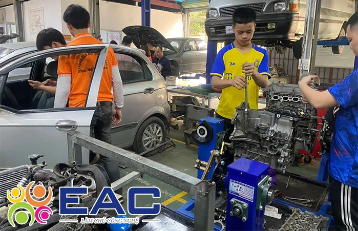 Học nghề sửa chữa ô tô cần những gì