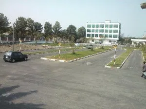 Cơ sở vật chất hiện đại hỗ trợ con gái học lái xe ô tô đạt chuẩn